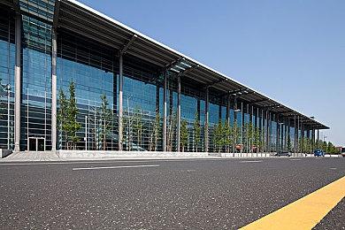 Steam特别好评 休闲益智游戏《往左一点》2月15日登陆主机